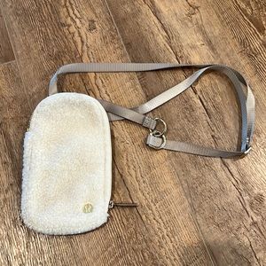 Lululemon Modular phone fleece crossbody bag
